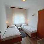 Apartament Mima *